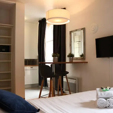 Apartment 405 - Sejour Romantique Dans Un De 5 - Flat-guest *