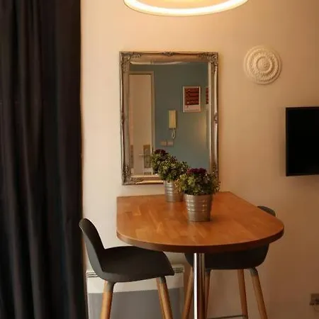 405 - Sejour Romantique Dans Un De 5 - Flat-guest דירה פריז