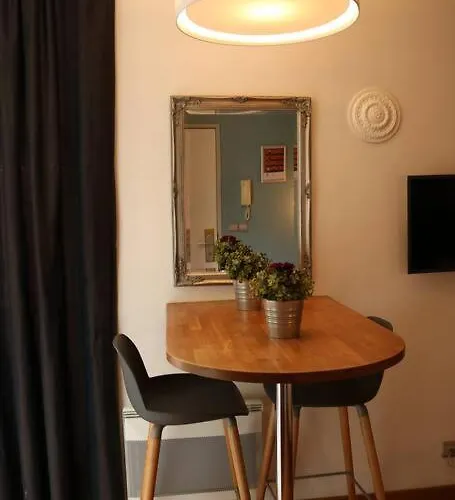 405 - Sejour Romantique Dans Un De 5 - Flat-guest דירה פריז